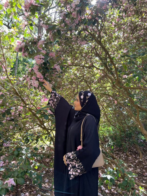 Rosé Embroidered Three-Piece Abaya