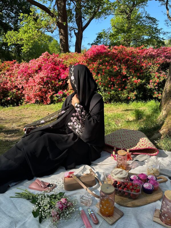 Rosé Embroidered Three-Piece Abaya