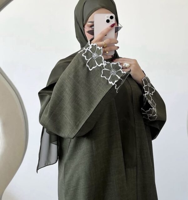 Two-piece embroidered abaya set(abaya+ inner dress)